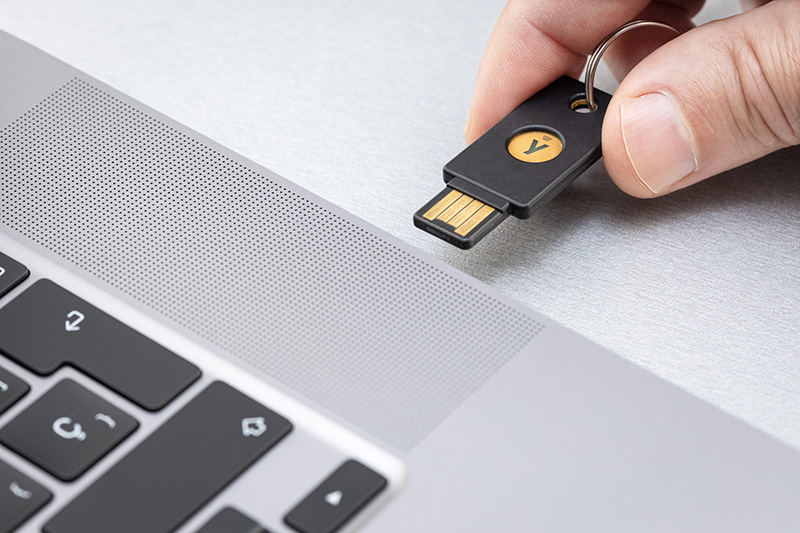 Yubikey: Store a wireguard private key on your yubikey
